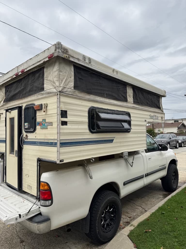 1996 Sunlite Slide in Truck Camper 8ft