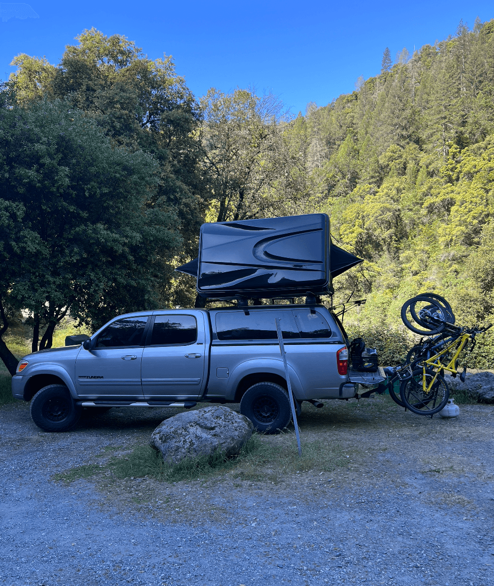 06 Double cab Toyota Tundra w' shell, platform, under-storage & RTT